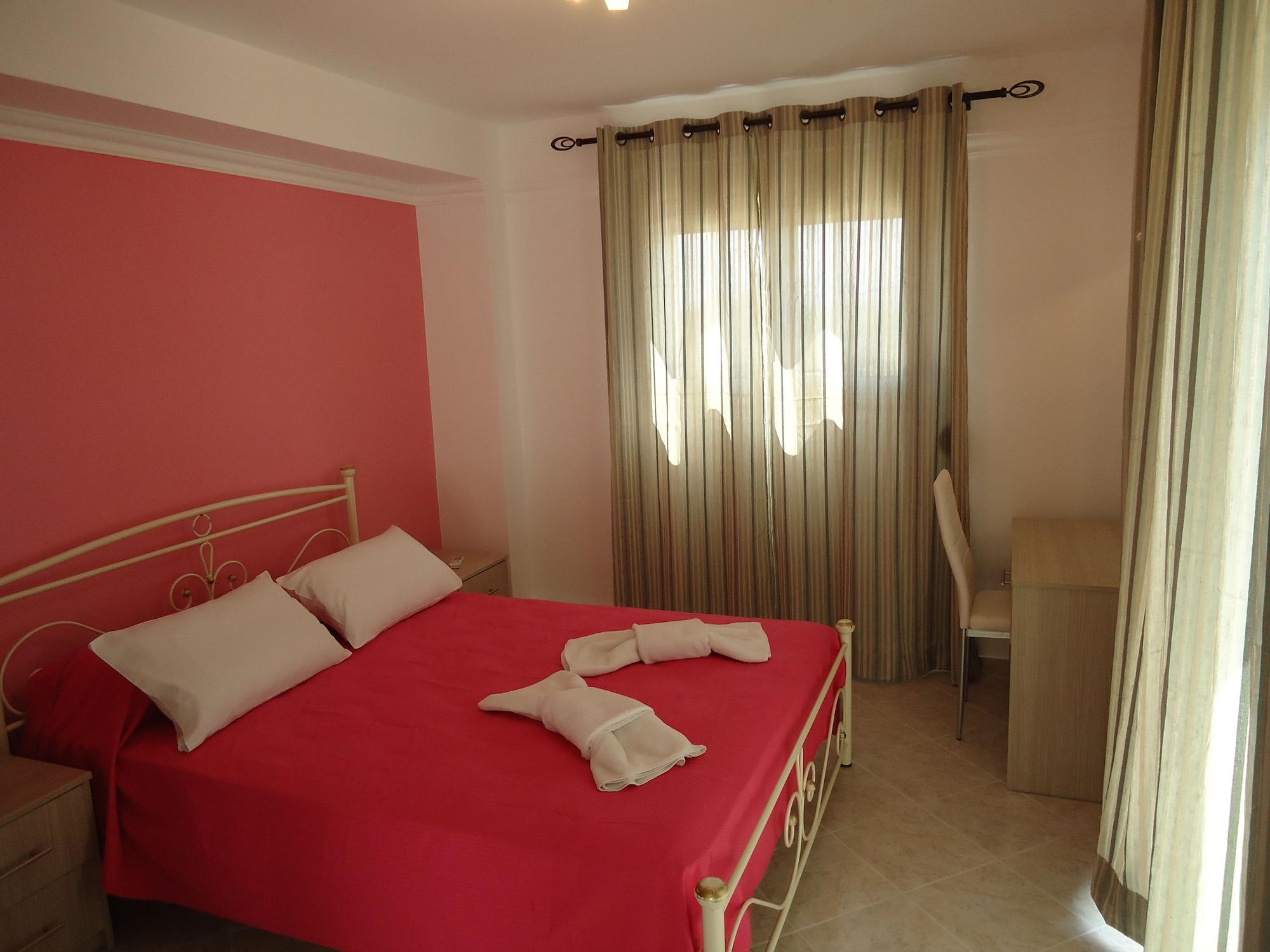 Crystal Blue Hotel, Barbati Luaran gambar